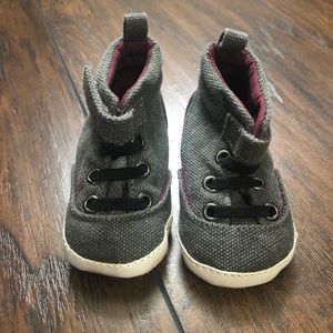 3/$25//Old Navy Infant Grey Hightop Shoes